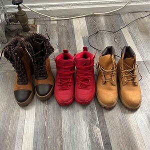 Women’s Sneakers / Boots